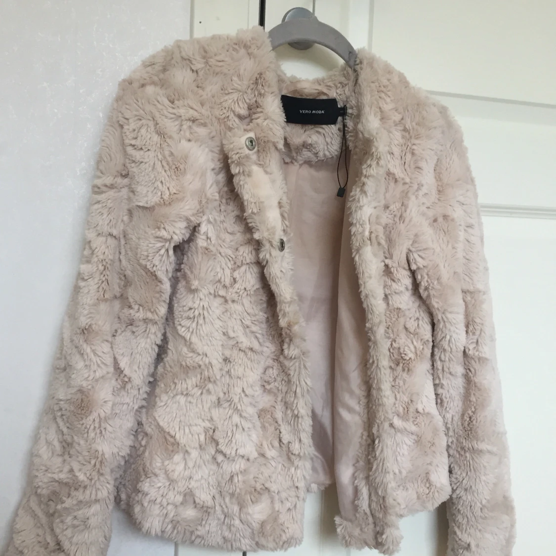 Beige/rosa pälsjacka - 90