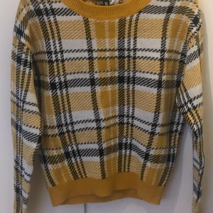 Stickad tröja - Stickad tröja 50kr