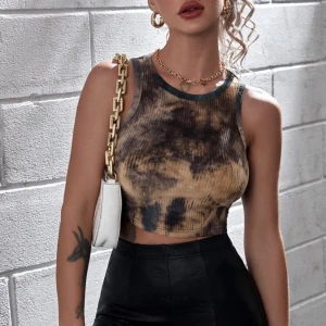 Linne från Shein - Säljer detta jättefina linne som jag köpt på shein. Har använt den 2 gånger men väljer att sälja den. Hör av er för egna bilder 💗