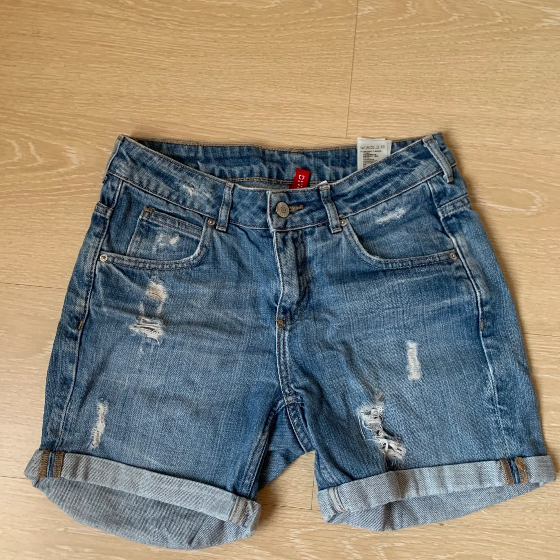 Ljusblå shorts stl XS