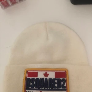 Dsquared2 mössa  - Oanvänd helt ny 