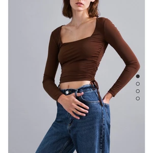 Brun tröja från Zara - Aldrig använd med prislapp, helt slutsålt på hemsidan! 190kr + frakt 