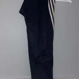 Adidas byxor  - Adidas byxor, storlek:S aldrig använda💗