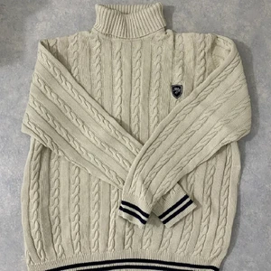 Oversized turtle neck - Säljer den oversized fina tröjan jag köpte på plick som knappt används 