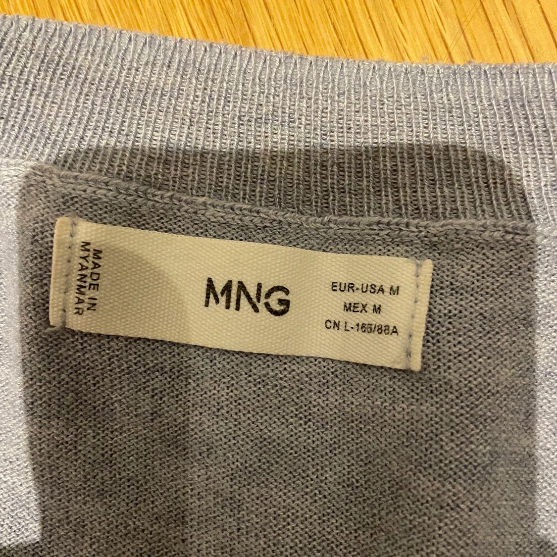 Blå stickad baströja  - 90