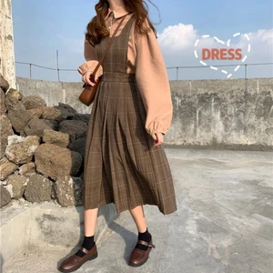 Klänning  - Fin helt oanvänd klänning som är köpt från yesstyle!🥰 Den var för liten vid bröstet så därför har jag inte haft användning för den. Är en storlek M men den passar nog om du har mindre än en D kupa, den borde passa S också! ❤️