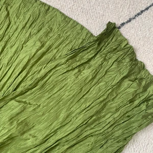 Sjal - Superfin sjal i den perfekta gröna färgen!! Använt som bandeutopp.