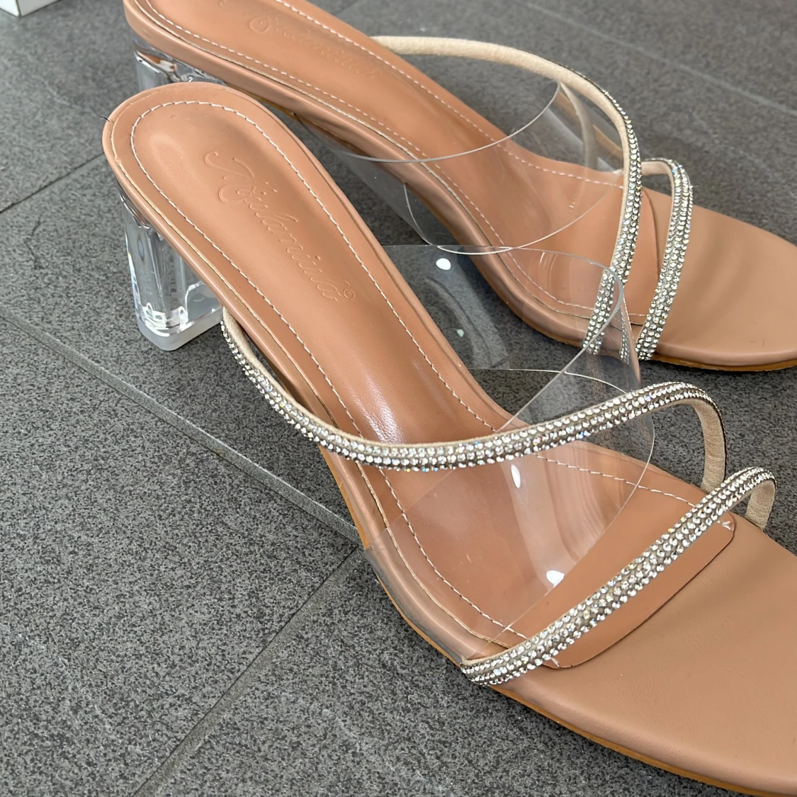 Snygga klackar med genomskinlig klack🤍 - 91