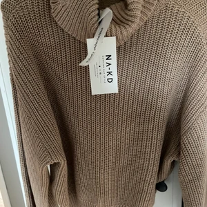 Stickad tröja - En fin stickad oanvänd tröja från nakd men prislappen kvar☺️