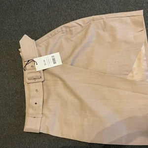 Helt ny kjol - Helt ny kjol i storlek 34 