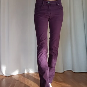 Lila raka jeans - Meddela för mer specifika mått