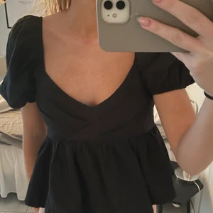 Topp - Jätte fin topp till våren /festen, från nakd, använd 1 gång