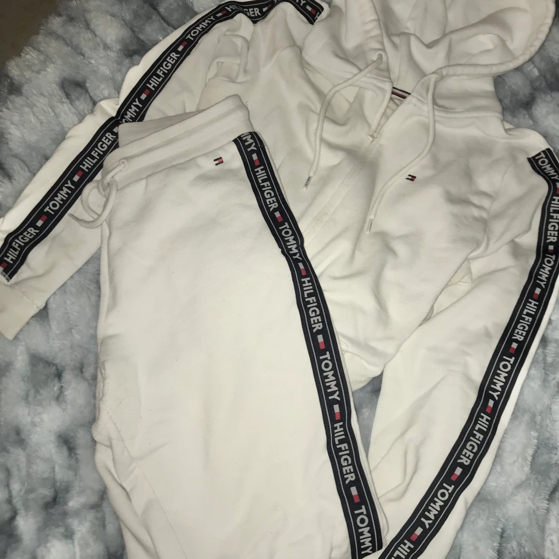 Tommy Hilfiger vit mjukisdress - 90