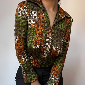 Body, storlek S - Body i 70-tals mönster💖