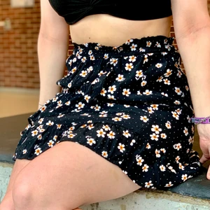 Kjol - Du hittar mer info på vår instagram @uniwear_uf💕 