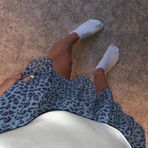 Kjol - Superfin populär slutsåld kjol från Kappahl. St 164, väldigt stretchig, endast använd en gång så i nyskick. Frakt tillkommer.🖤