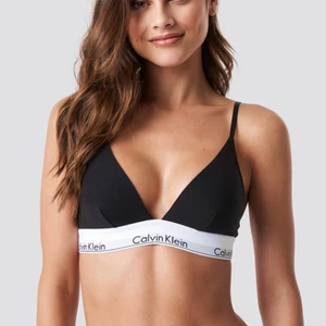 Calvin klein bh S - Säljer min ck bh som endast är använd vid ett tillfälle, dvs helt i nyskick. Superfin och slutsåld på de flesta ställena. Köpet för 349kr, säljer för 250kr ❤️