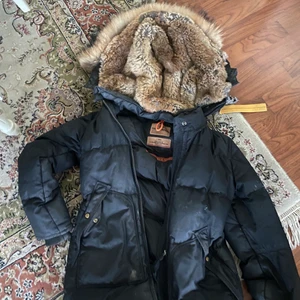 Parajumper longbear xs - Säljer nu min parajumper longbear som har använts 2 säsonger 