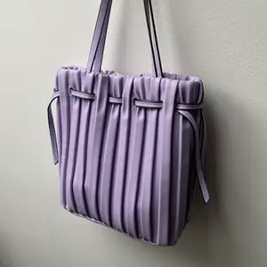 Super söt lila väska från zara som inte kommer till användning. Perfekt för skolan. Köpare står för frakt ❤️
