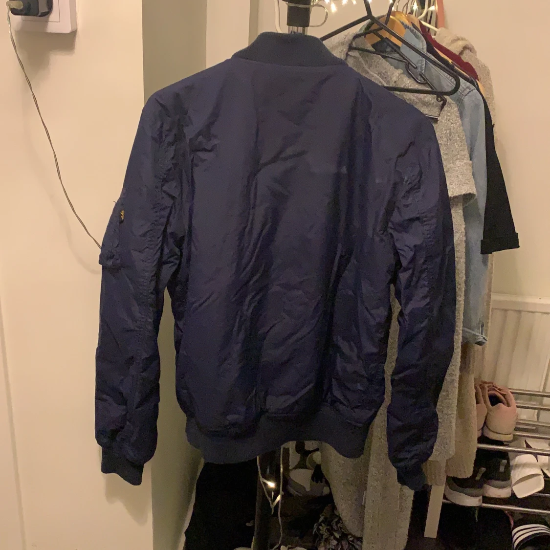 Alpha jacka i storlek L  - 90