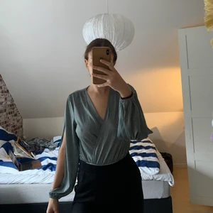 Body, storlek S  - Festlig body från bubbleroom i storlek S. I nyskick. 