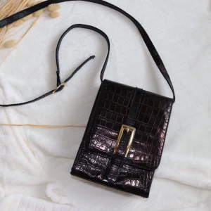 Ponzo axelväska - Made in Italy, använd den flera gånger,  Super fint skick!! 