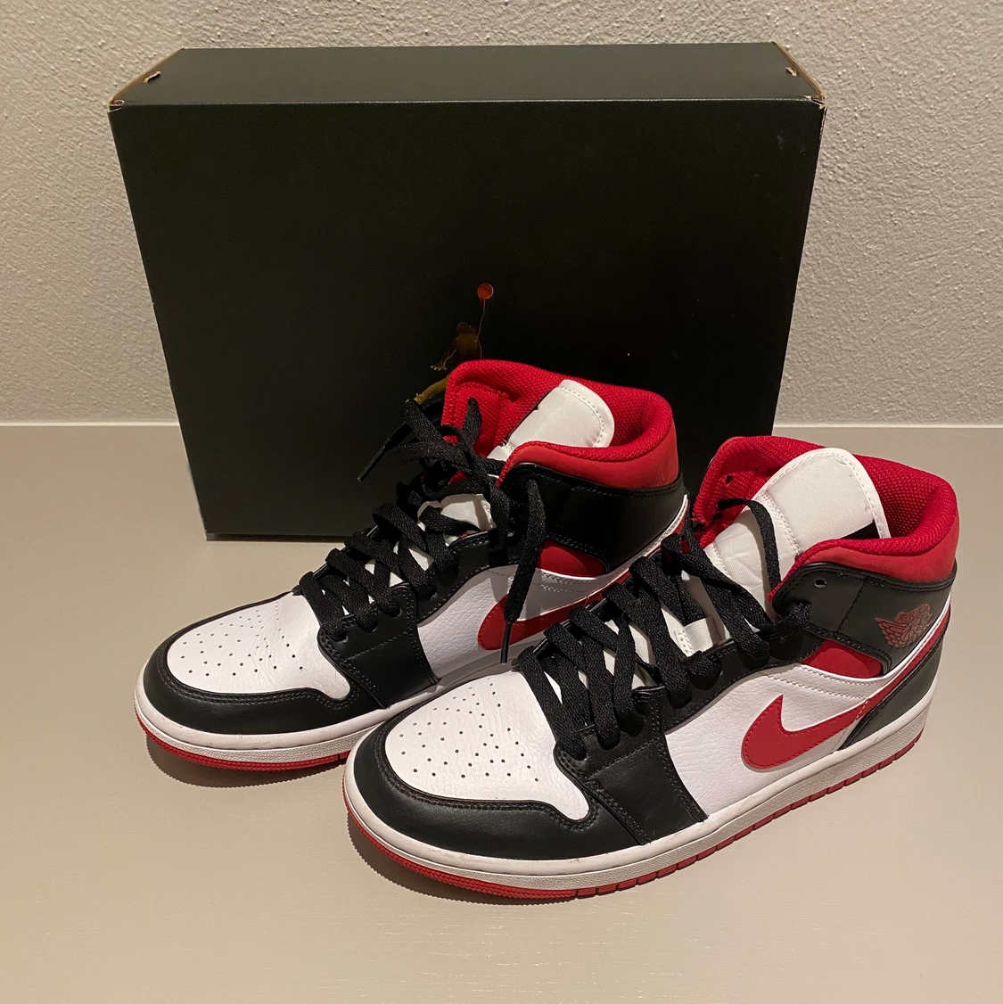 Jordan 1 mid 
