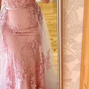  classy dress  - Worn 2 heures