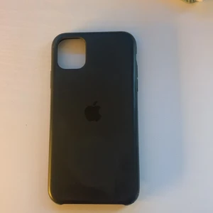 iPhone 11 skal - iPhone 11 skal, lite skavt i nedre hörn, köpt för 500 