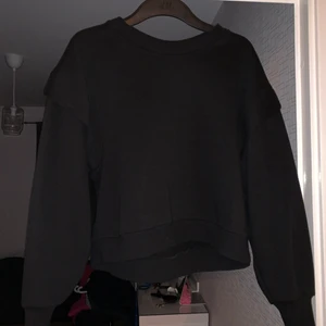 Tröja  - Tjocktröja frakt tillkommer 