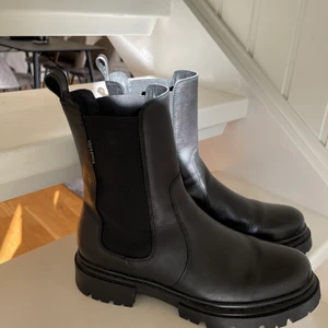 Skinnboots chelseaboots - Storlek 40 knappt använda nypris 1199 kr