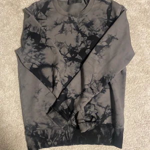 Helmut Lang - Helmut Lang tröja, size S passar S/M, Cond 9/10 nypris 3000kr säljer för 2000