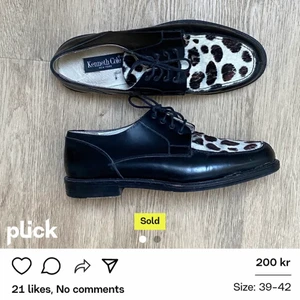 Cow print skor - Älskar dom här så mycket men behöver verkligen pengar. Äkta Kenneth Cole skor så bra skick och så snygga🌟