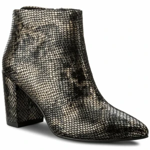 Skor från Vagabond - Ankle boots from Vagabond. Size 40. Used only a few times, so still in good condition. Shipping included in the price (will be sent with skicka lätt).