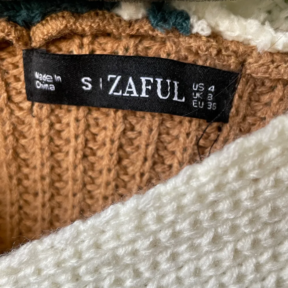 Säljer min fina tröja ifrån Zaful för 60 + frakt 💓 Kommer tyvärr inte till användning längre så därför säljer jag den. Använd några gånger men ändå i bra skick ☺️Kontaka för fler frågor💓 . Tröjor & Koftor.