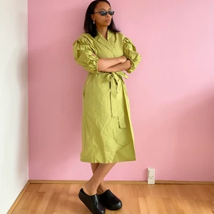 Green summer dress - Green dress with puffy sleeves from Remain Birger Christensen. Also cute over jeans