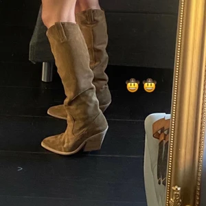 Bronx stövlar - Säljer mina helt nya boots/stövlar ifrån bronx. Nypris 2400kr! Säljer då jag köpte fel storlek. Så snygga!!. Första bilden är lånad resten är mina! Köp direkt 1500kr!!