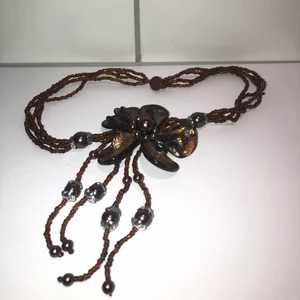 Halsband - Handgjort Halsband ifrån Thailand 