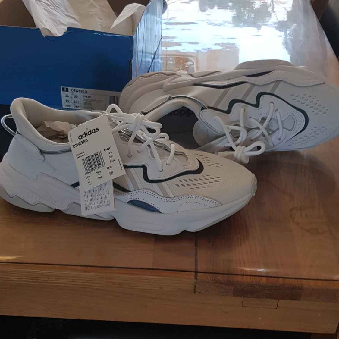 Helt nya Adidas herr skor - 90