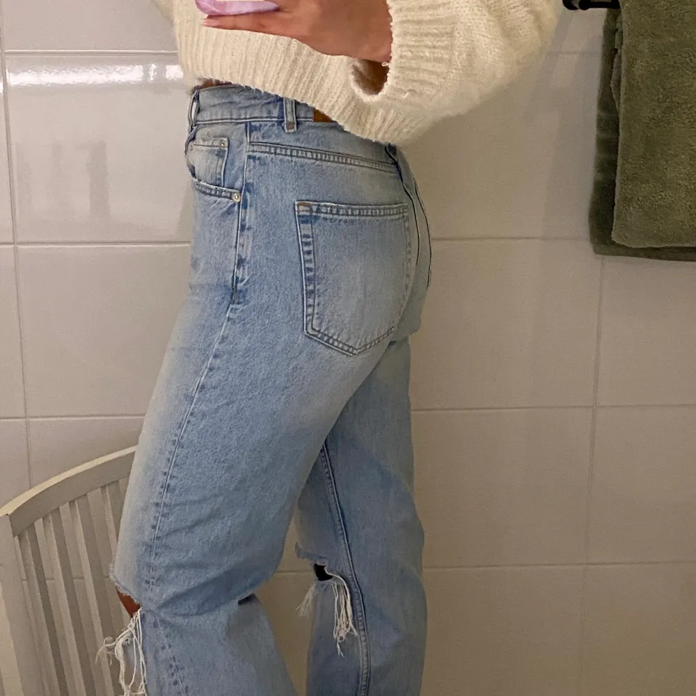 Snygga populära Gina tricot Jens i nyskick, säljer pågrund av att jag har 2, Nypris 600. (Kunden står för frakt 66kr). Jeans & Byxor.