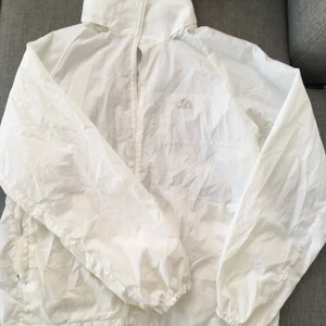The North face vindjacka  - Säljer denna (fake) northface vindjacka i stl S. 50kr(frakt35kr) 