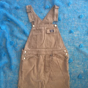 Calvin Klein Hängselkjol - Supergullig hängselkjol från Calvin Klein, storlek S men passar också en M