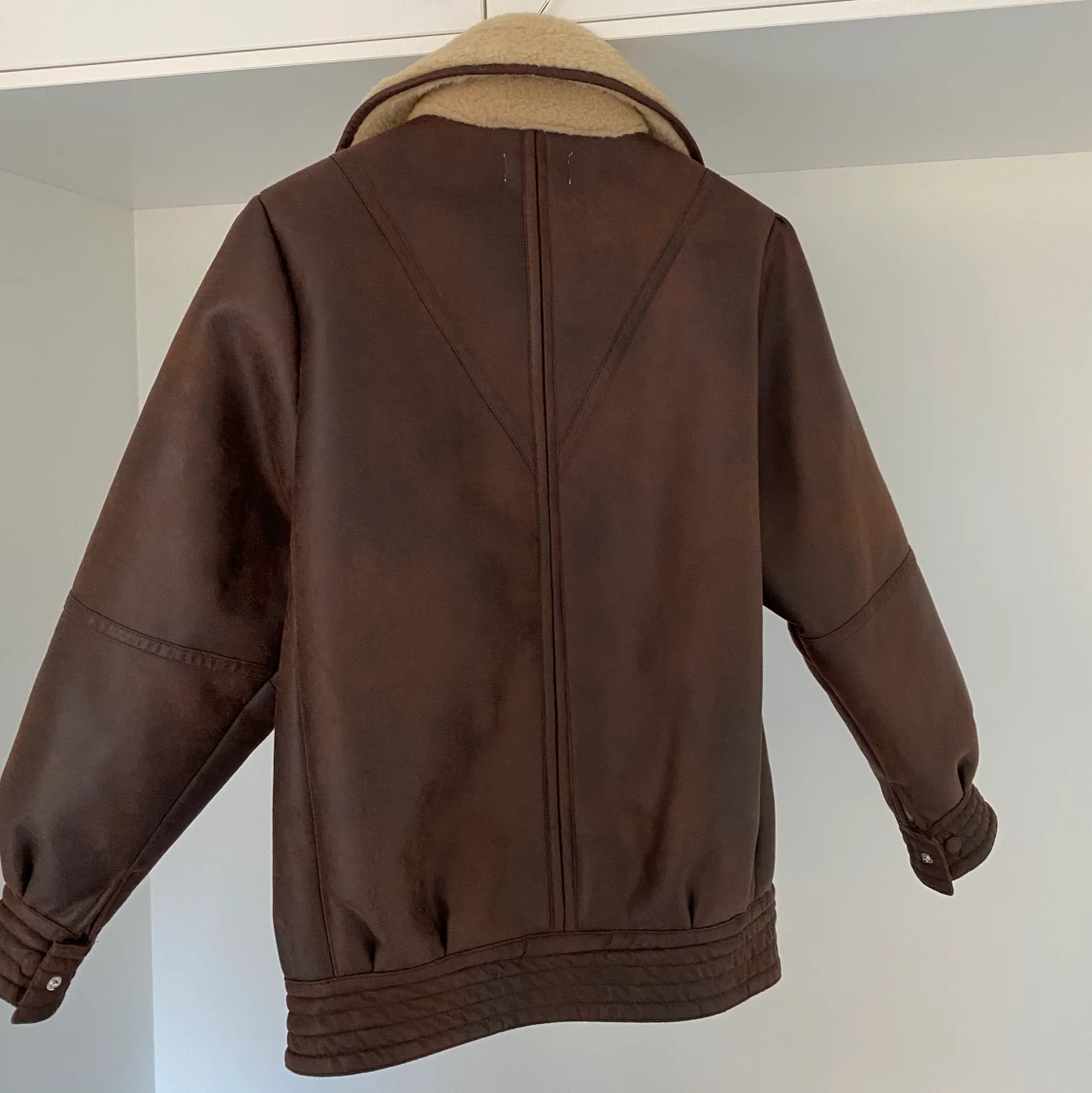 Retroinspirerad ”skinn”jacka NY - 91