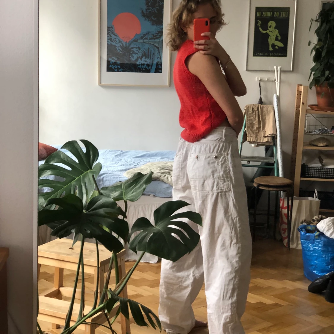 Röd stickad väst - 91