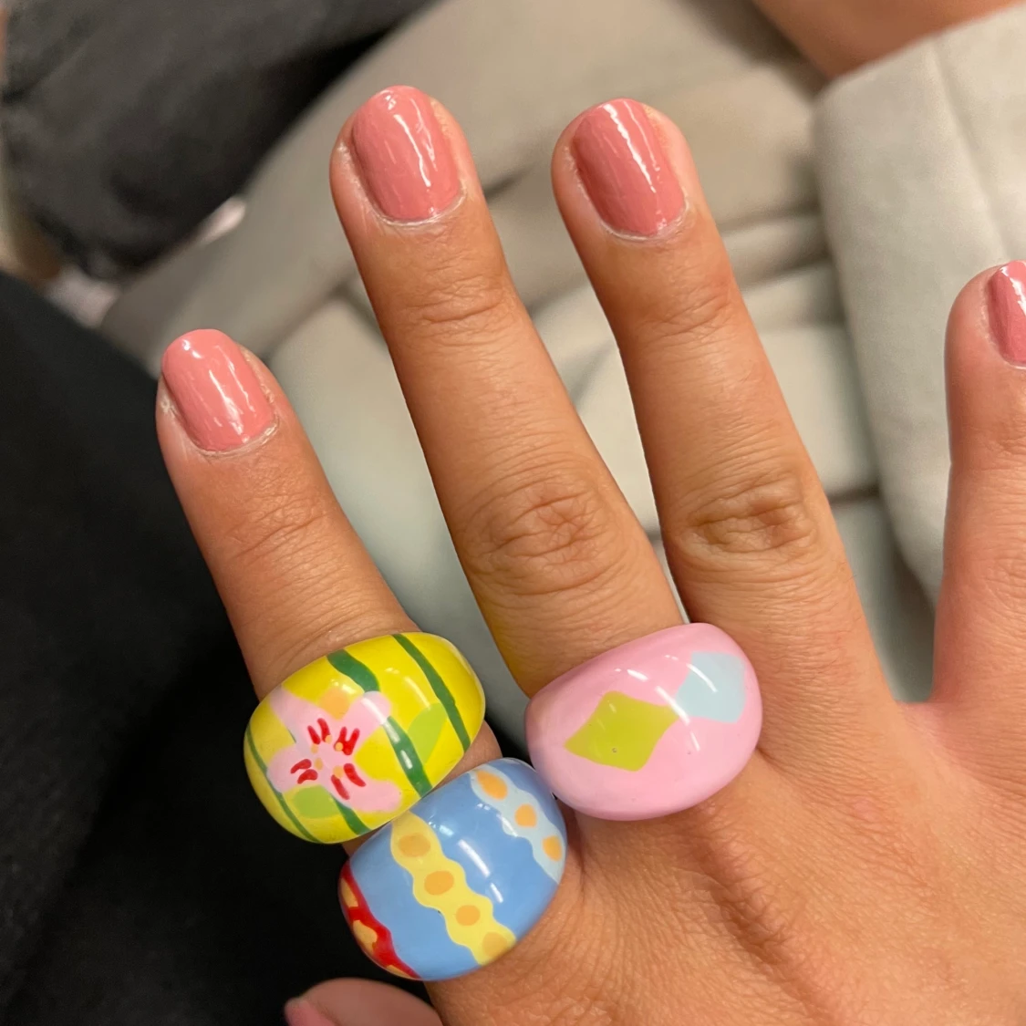 Färgglada ringar i akryl - 90