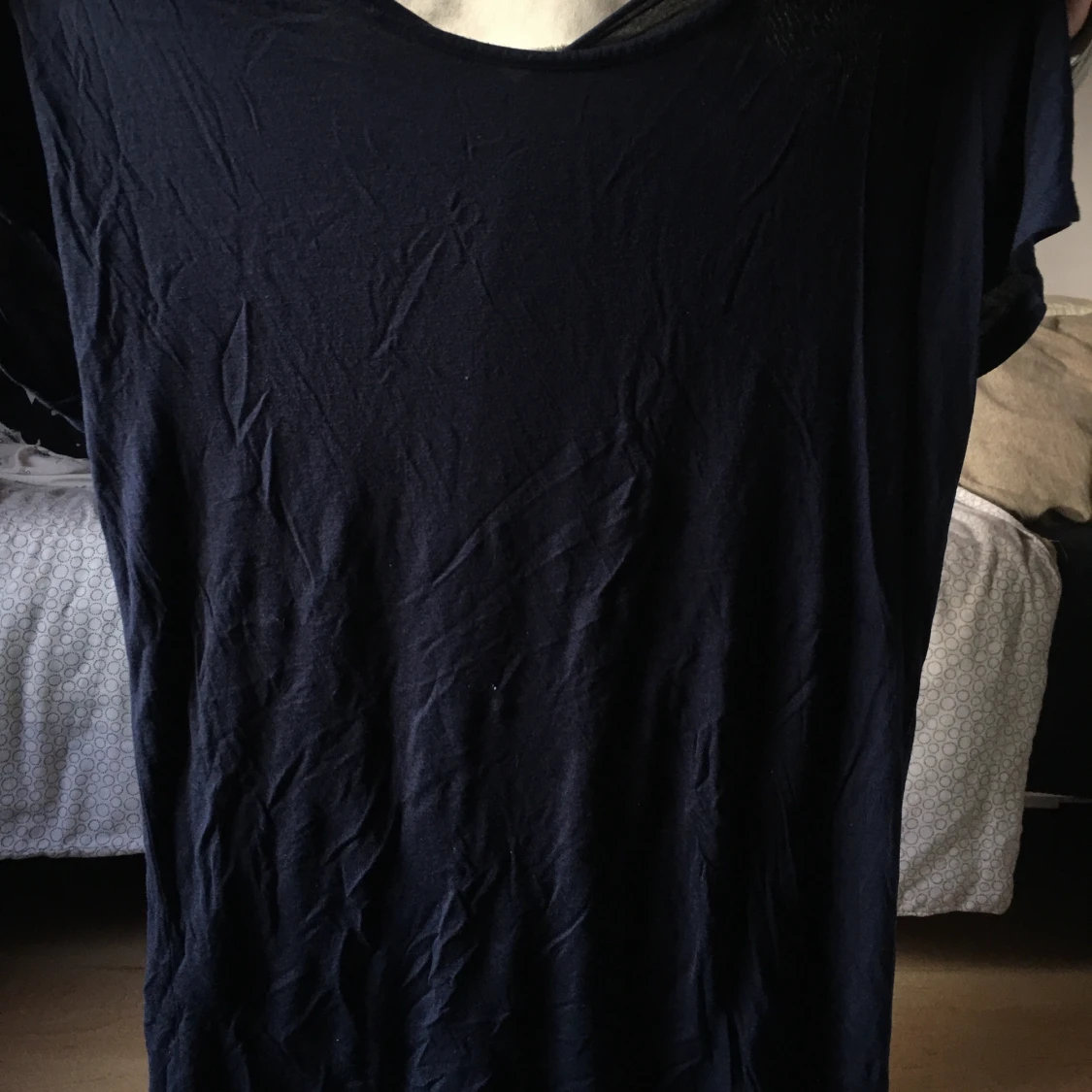 Mörkblå tröja med detaljer - 90