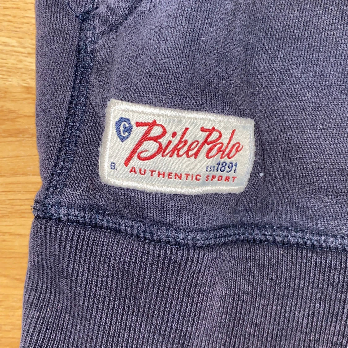 Bikepolo mörkblå hoodie  - 91