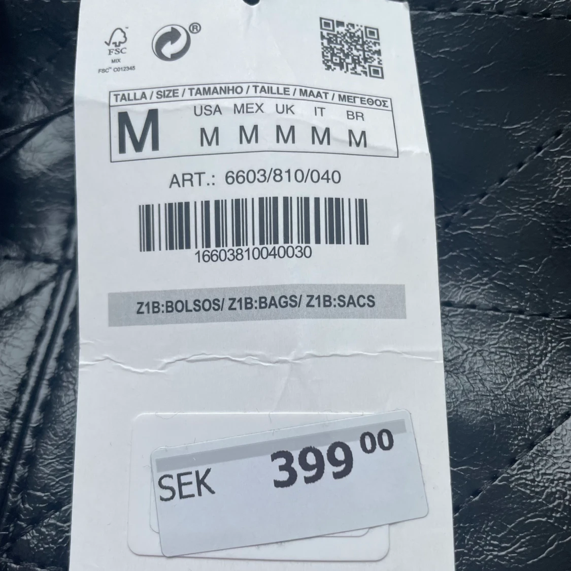 Svart väska med kedja från zara - 91