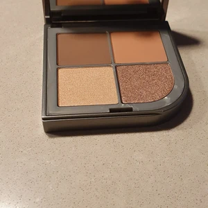 BeautyAct by Kicks  - Säljes oanvänt contourkit på grund av fel färg