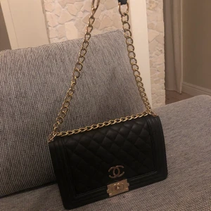 Chanel väska - Säljer denna Chanel väskan (ej äkta)